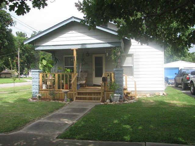 1st image of 400 N Ozark St
