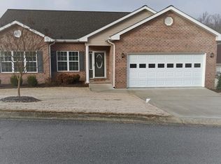 372 Paris Harbor Dr, Paris, TN 38242