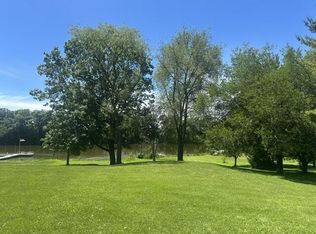 N5451 Indianhead Dr, Johnson Creek, WI 53038