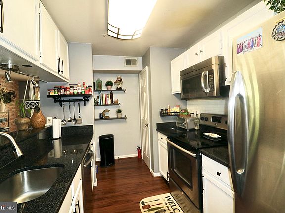 4th image of 9815 Lake Pointe Ct APT 203