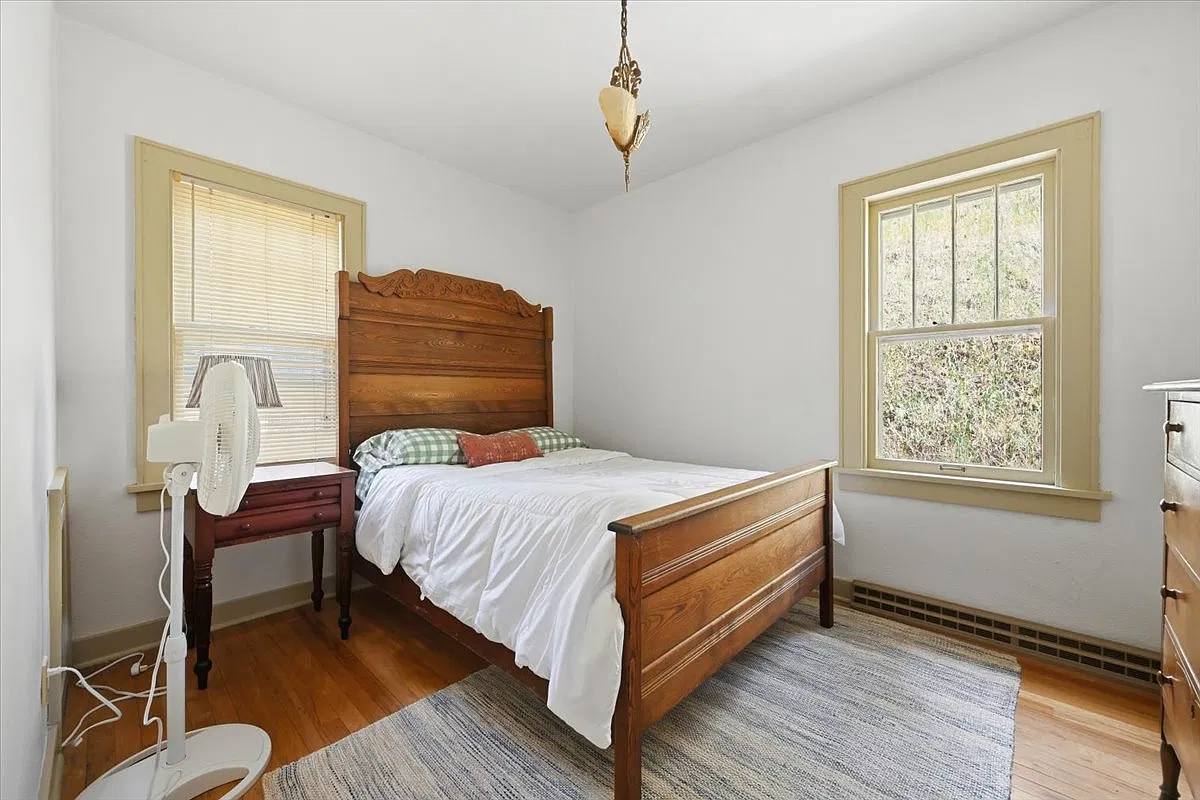 3 bed, 1800 sqft, $2,500 — Photo 4