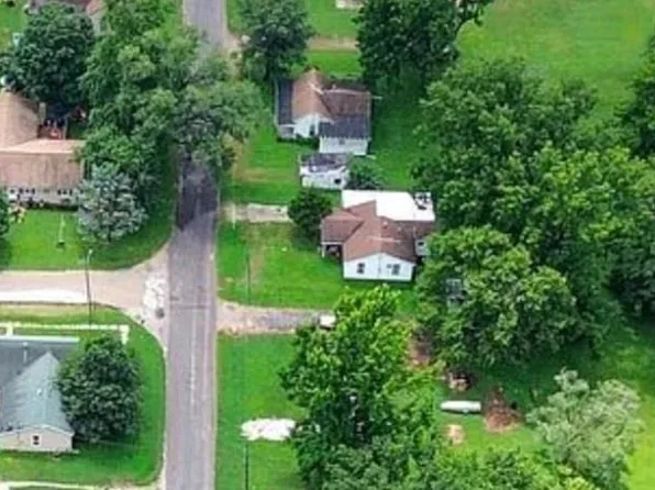 506 Harman St, Pleasant Hill, IL 62366