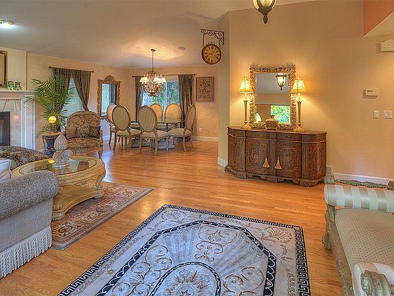 3rd image of 2205 92nd Ave NE