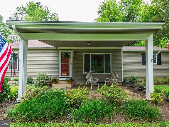 4th image of 708 Berrymans Ln