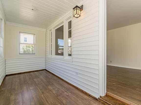 3rd image of 1766 W Gilbert Dr