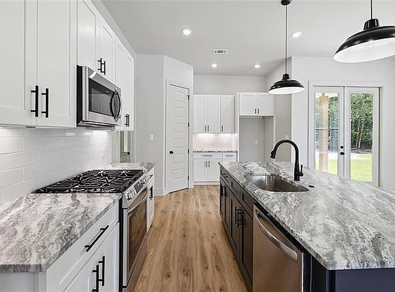 5th image of 64408 Josephine St