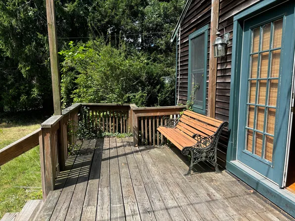 621 Route 163, Montville, CT 06370