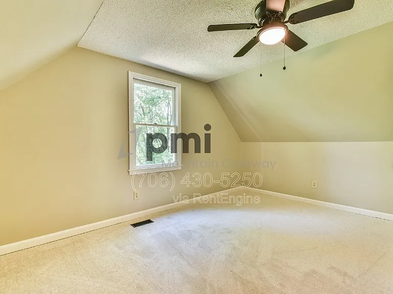 135 Beacon Hill Dr — Photo 25