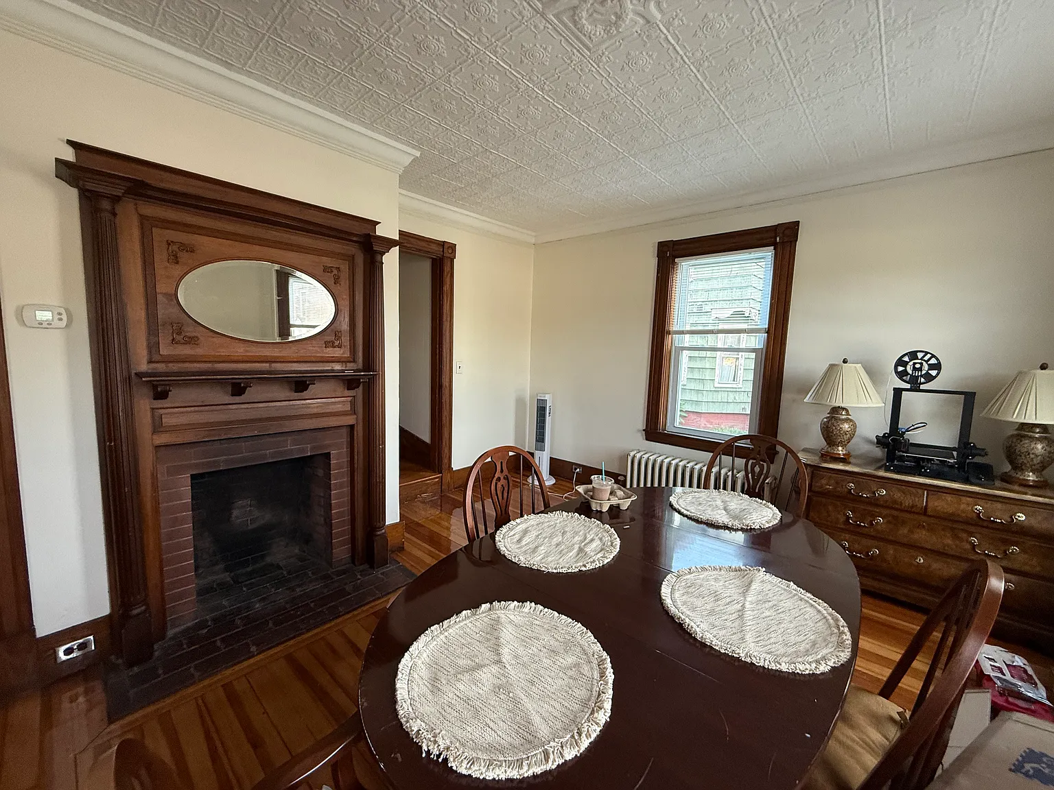 3 bed, 1.5 bath, 1167 sqft, $1,300 — Photo 1