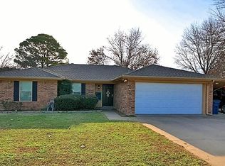 1204 3rd St, Granbury, TX 76048