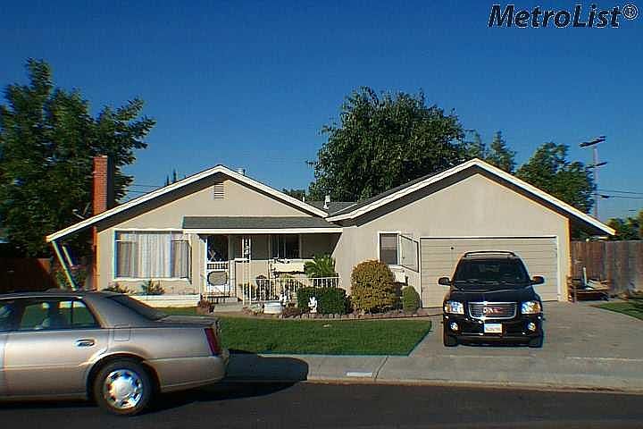 1st image of 323 Flores Ave