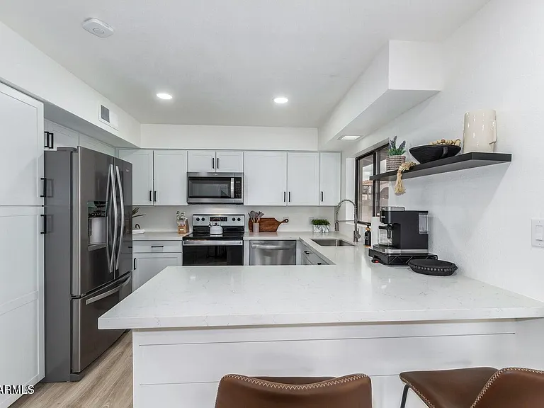 4511 N 31st Pl — Photo 9