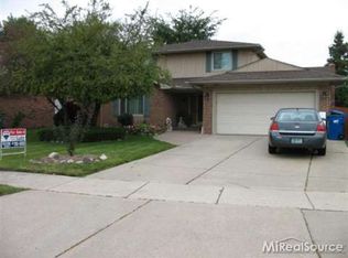 46281 Peach Grove Ave, Macomb, MI 48044