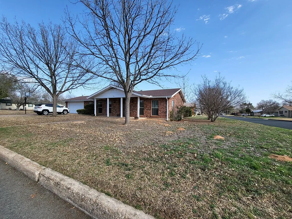Building Photo - 1401 N Orange St