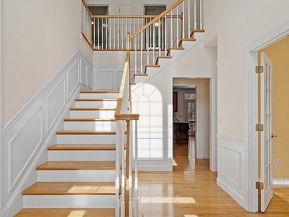 2nd image of 41 Garnet Cir