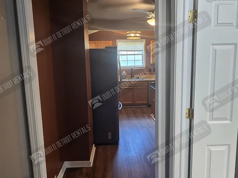 22889 Oakwood Ave — Photo 23