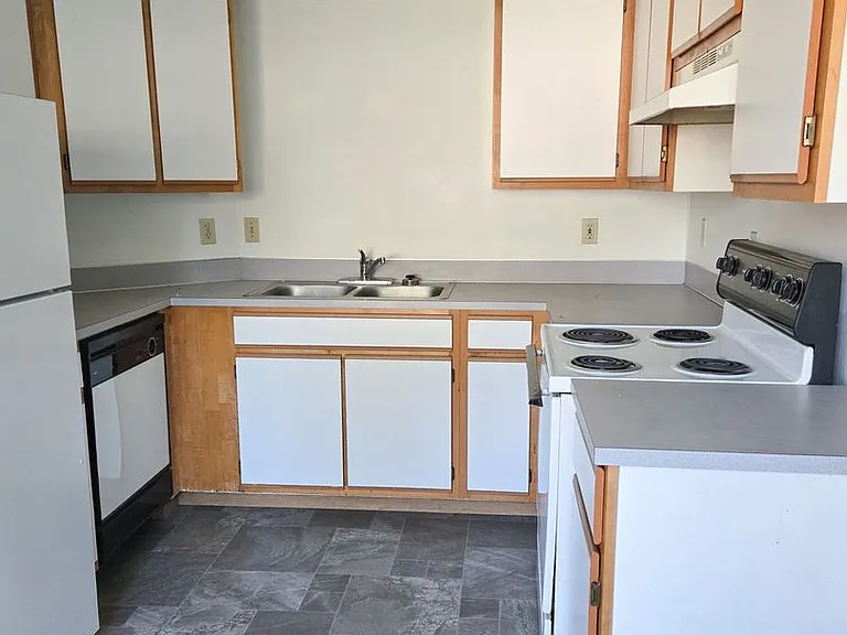 3605-3625 Belle Vista Ct S — Photo 5