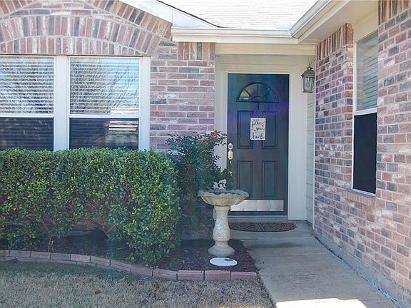 2nd image of 2617 Lookout Dr