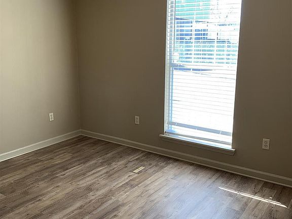 3rd image of 57945 Joffrion St APT 1