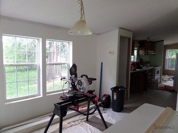3rd image of 1004 S Summit Dr