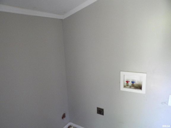 5th image of 1207 Newton St