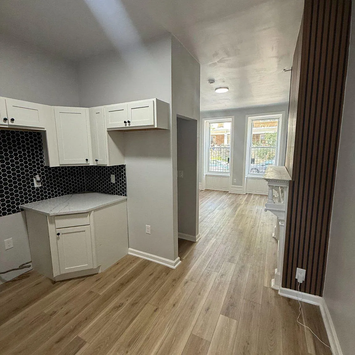 Studio, 1.0 bath, 301 sqft, $1,350 — Photo 3