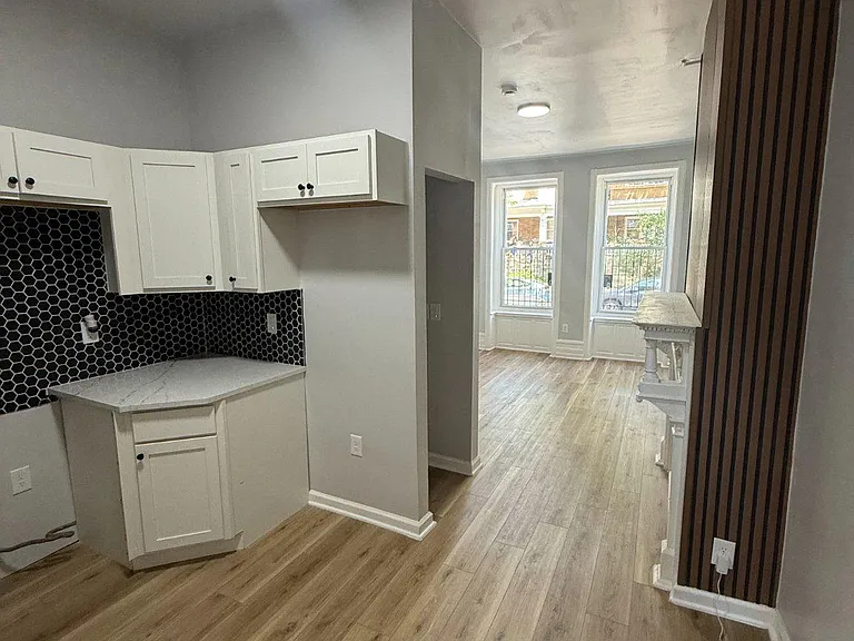 850 N 22nd St #1 — Photo 3