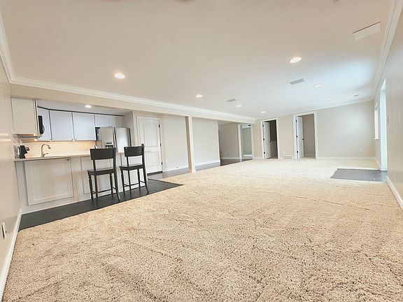 5th image of 4833 W Littlefield Ln #Basement