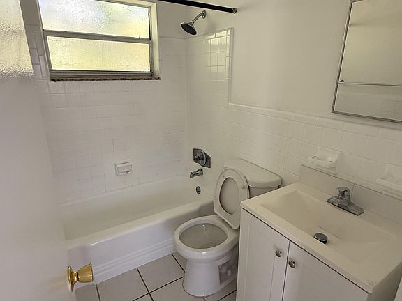 5th image of 2503 N Ocean Blvd APT 6