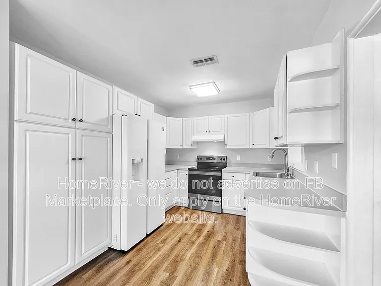 1354 Tuscola St — Photo 7