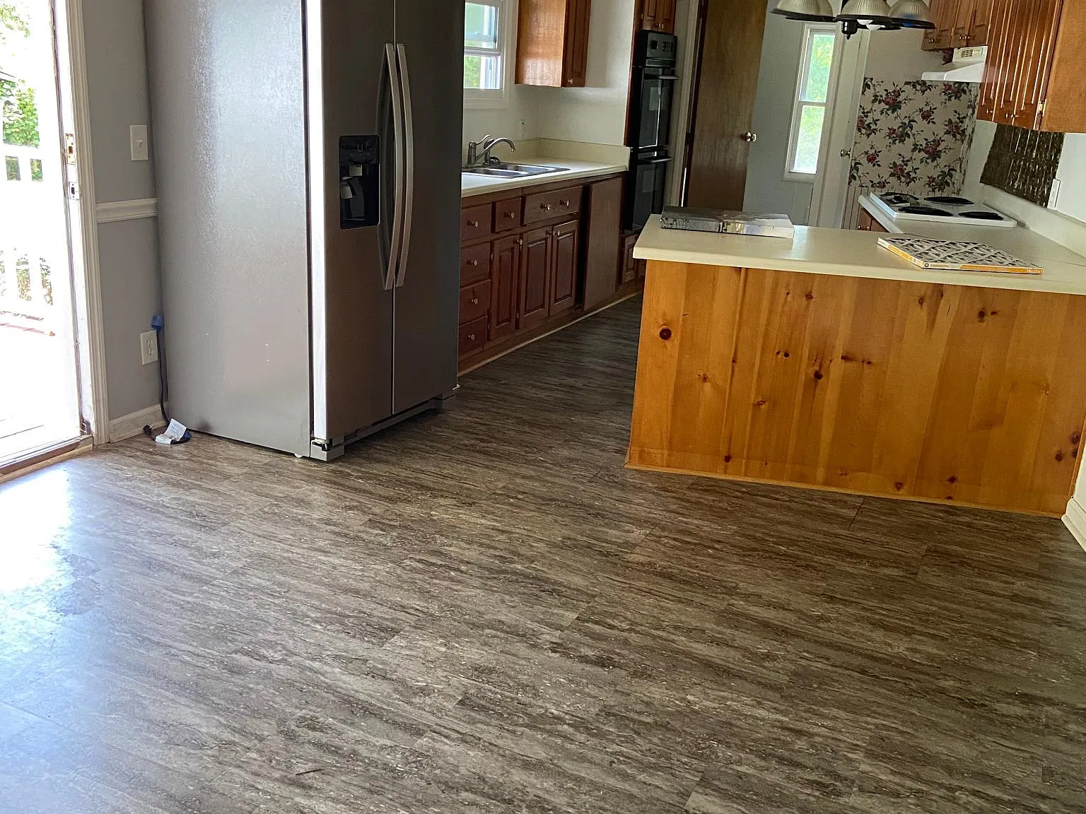 3 bed, 1700 sqft, $1,700 — Photo 2