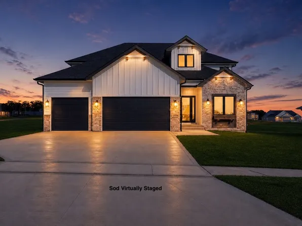 1310 S Auburn Pl, West Des Moines, IA 50266