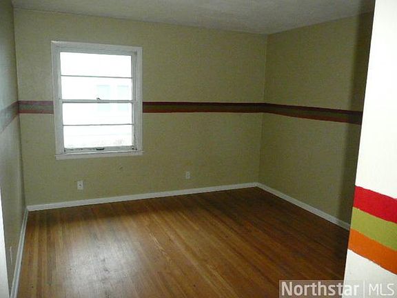 4th image of 326 Arion St W