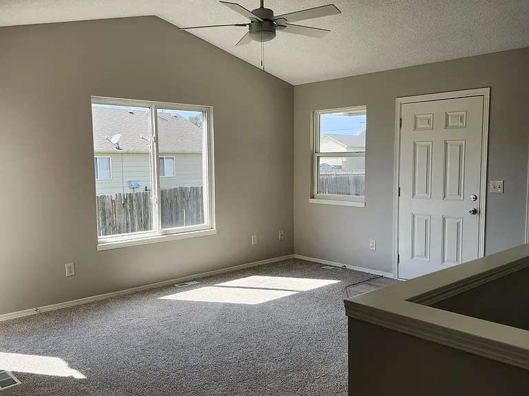 3360 N Governeour Cir — Photo 6