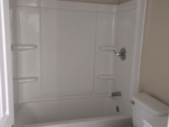 4th image of 140 N Hilltop Dr