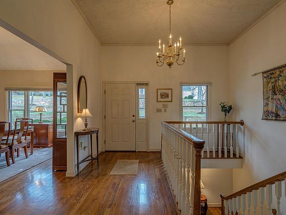5th image of 924 Kenbridge Pl