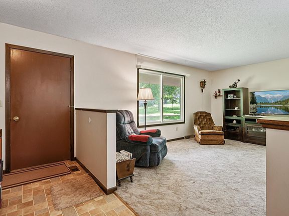 4th image of 2516 Skyline Dr SE