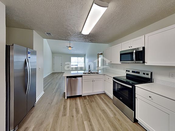 3rd image of 3022 Weybridge Dr