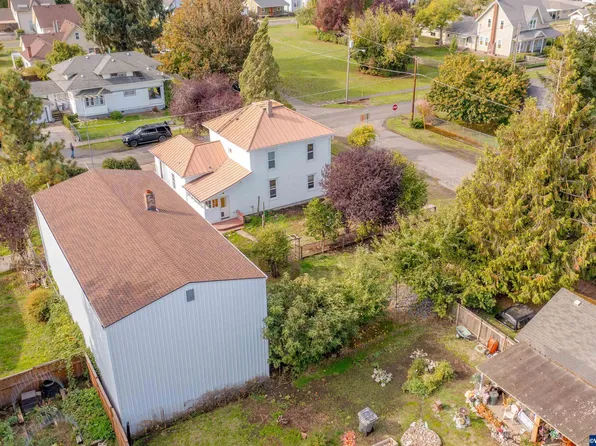 285 W I St, Halsey, OR 97348