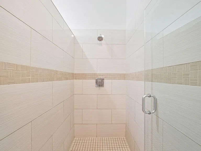 3302 Lake St #1 — Photo 15