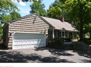 50 Woodridge Cir, West Hartford, CT 06107