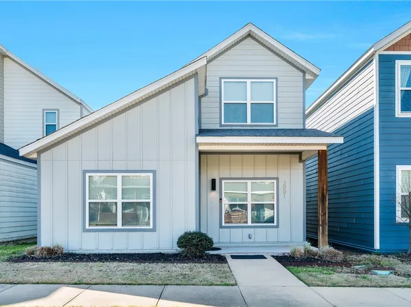 2001 S Florida Way, Fayetteville, AR 72701