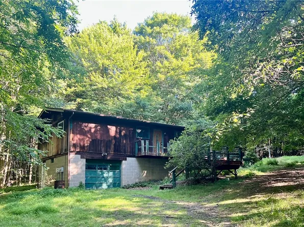 4837 Georgetown Rd, Franklin, PA 16323