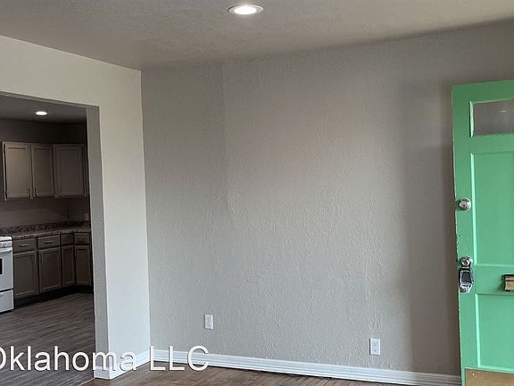 3rd image of 1216 NE 43rd St