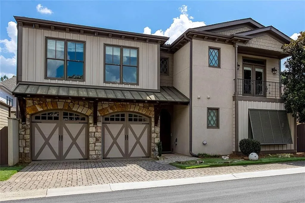 4 bed, 3.0 bath, 2564 sqft, $3,350 — Photo 4