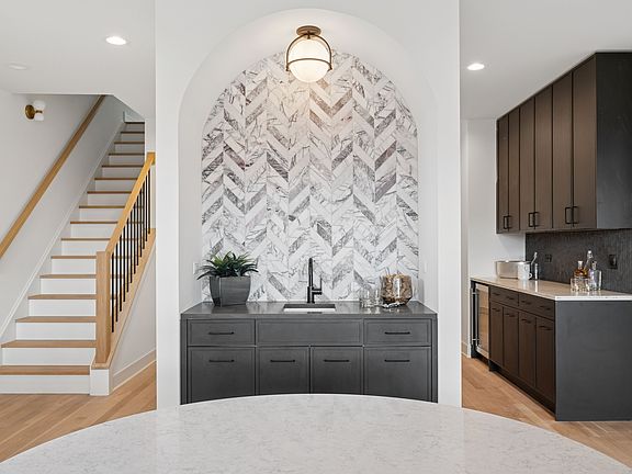 3rd image of 1352 W Diversey Pkwy #3
