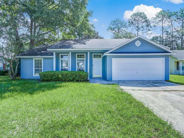 310 McQueen Cir, Saint Marys, GA 31558