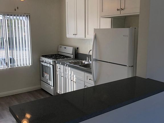 4th image of 4815 Persimmon Ave APT 41