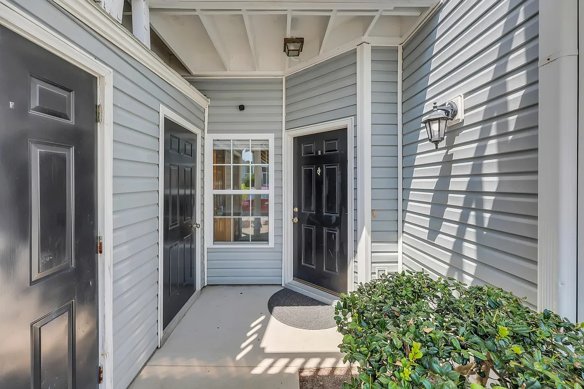 Building Photo - 106 Westhaven Dr #6B