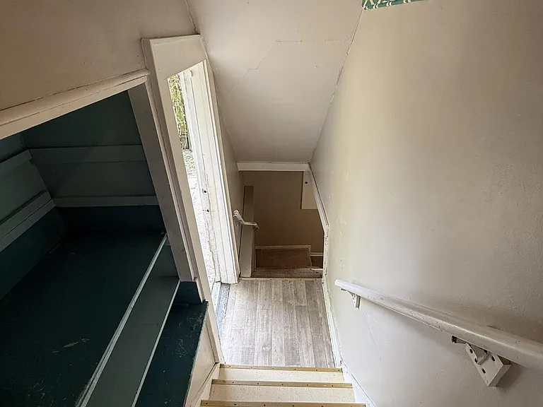 2417 E Ave NE — Photo 10